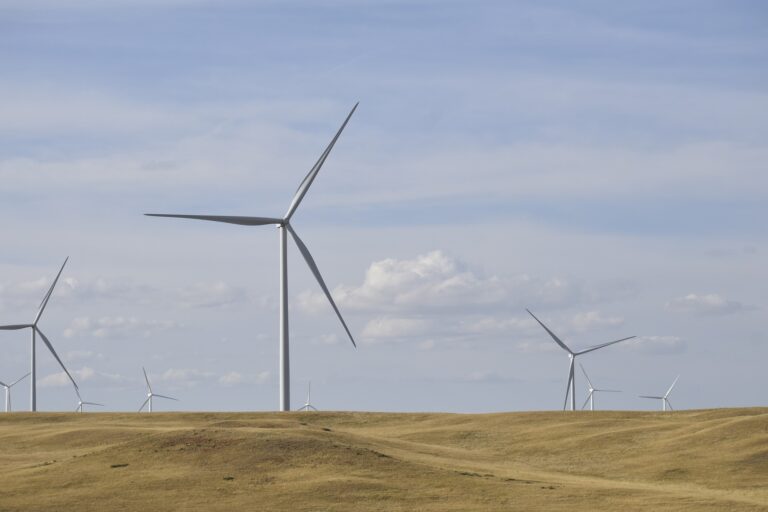 windmills-6745314_1920